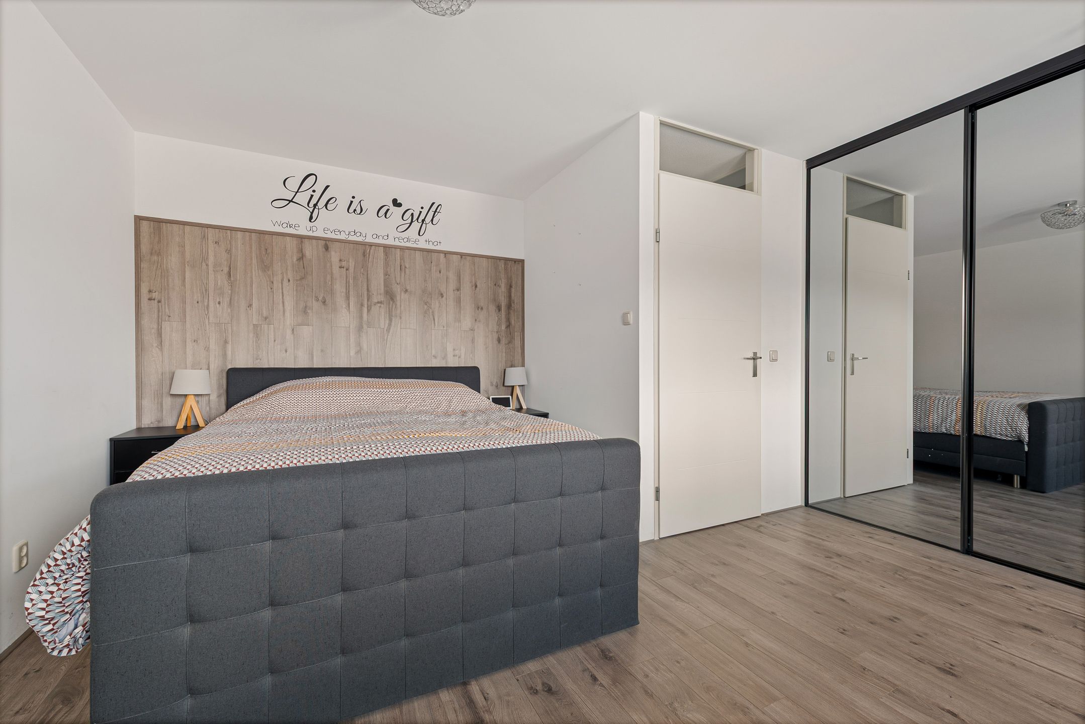 Photo 15 of Harnas 1