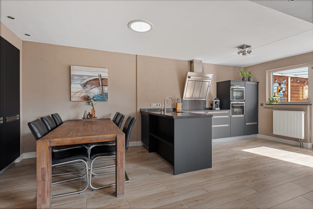 Photo 11 of Harnas 1