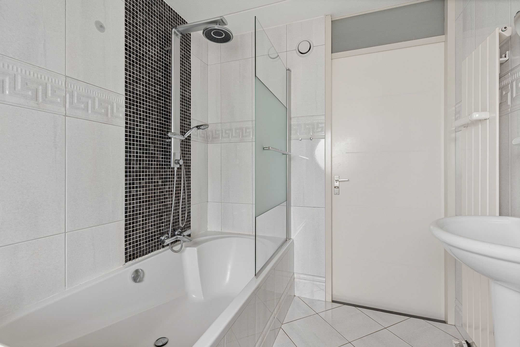 Photo 21 of Harnas 1