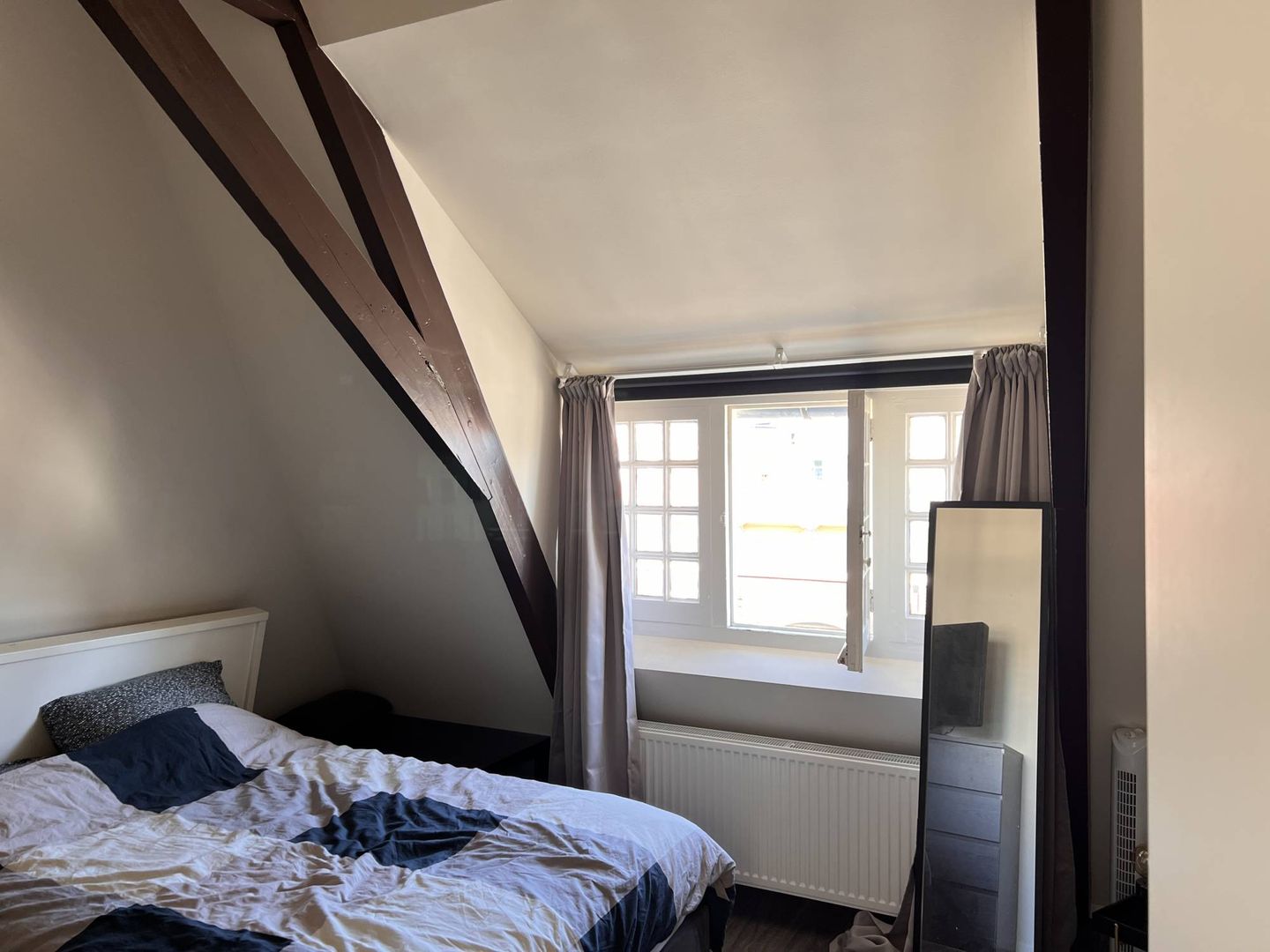 Foto 19 van Lange Elisabethstraat 28-A