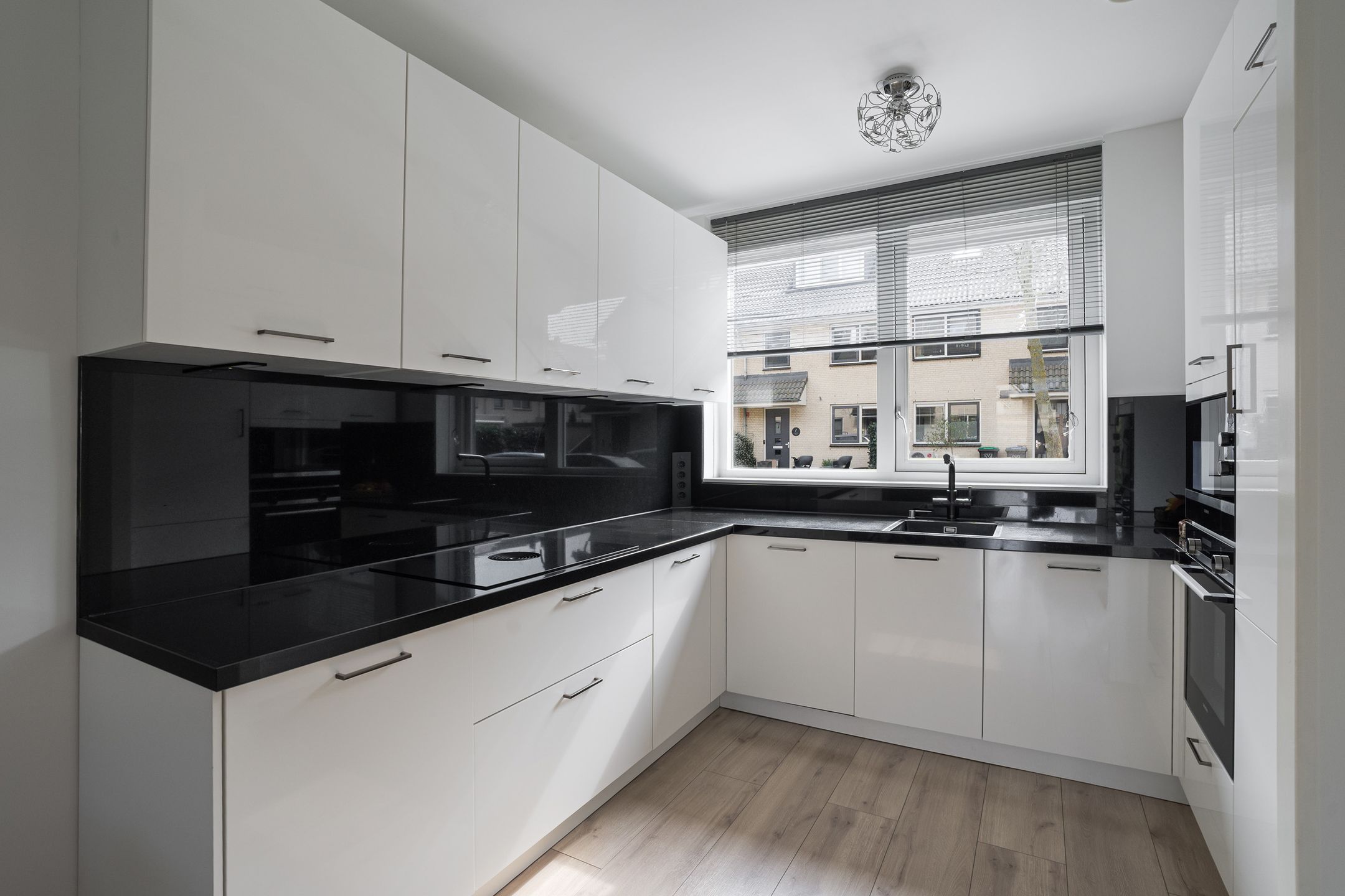 Foto 3 van Sandelhout 2