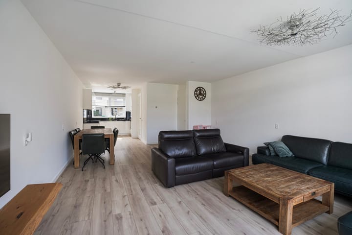 Photo 2 of Sandelhout 2