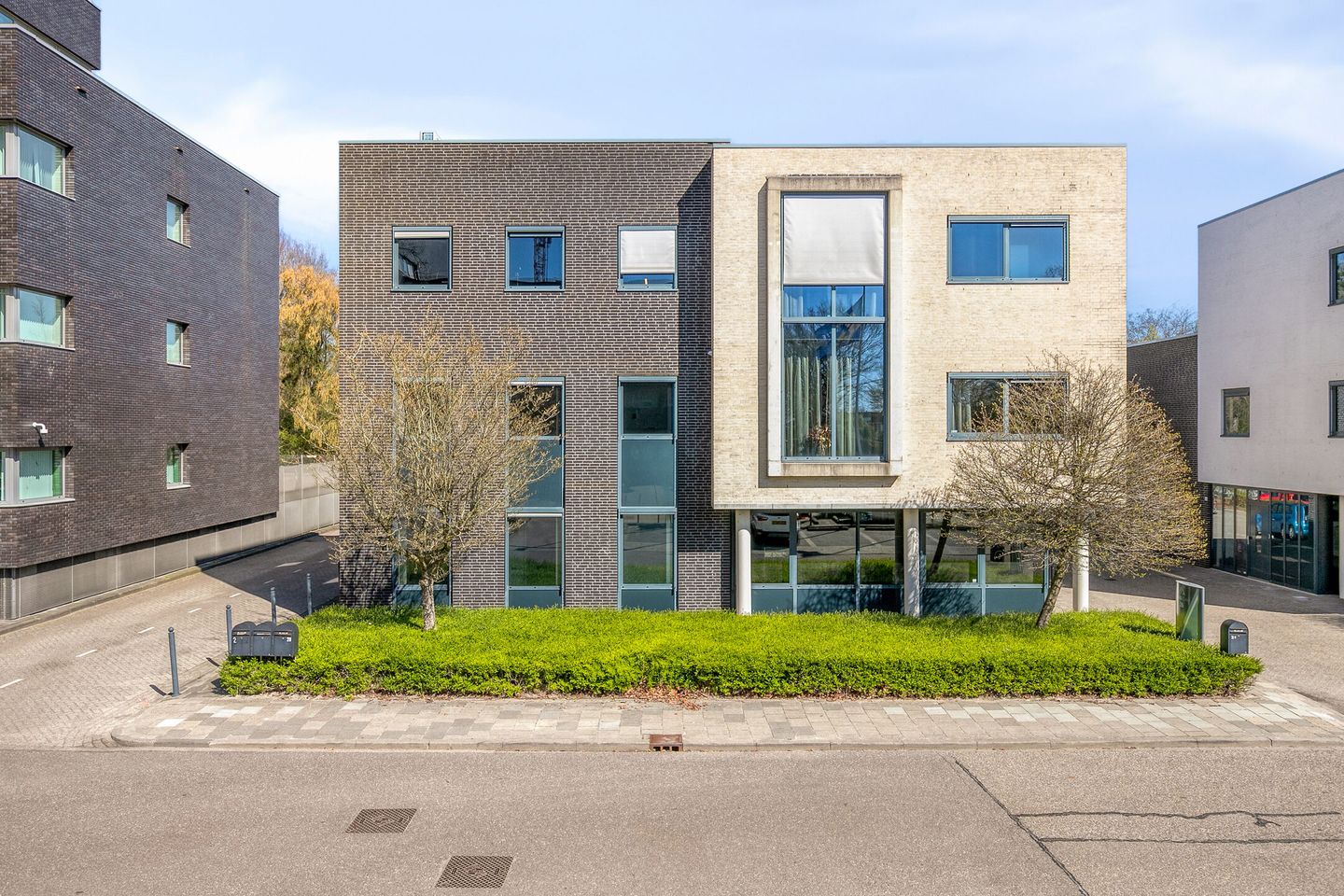 View photo 2 of Europark 28