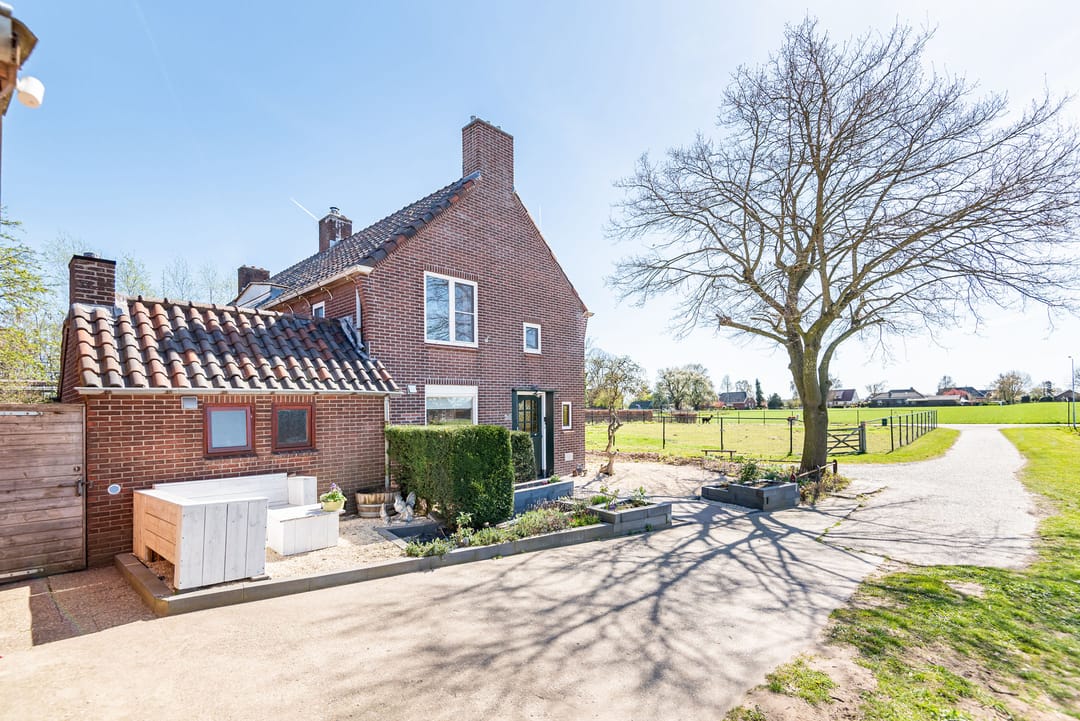 Foto 2 van Wiekenseweg 36