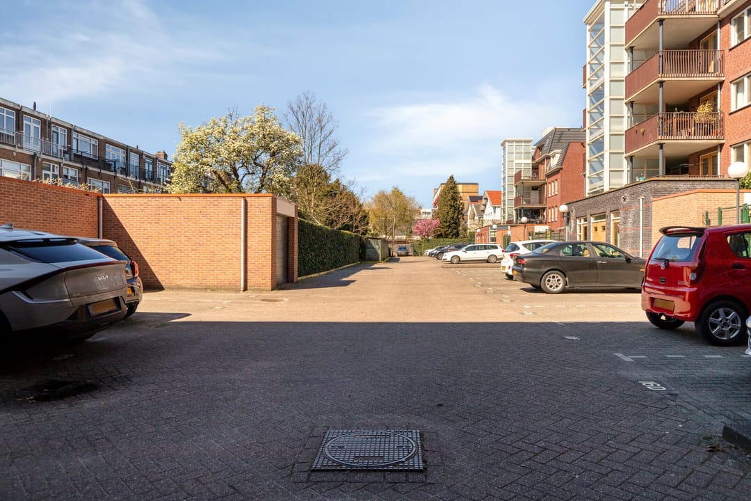 Photo 23 of Burgemeester Knappertlaan 16-B