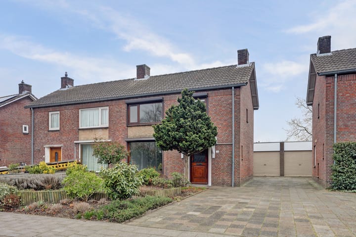 Nieuwe Rielseweg 13 — te koop in Goirle, 2-onder-1-kapwoning