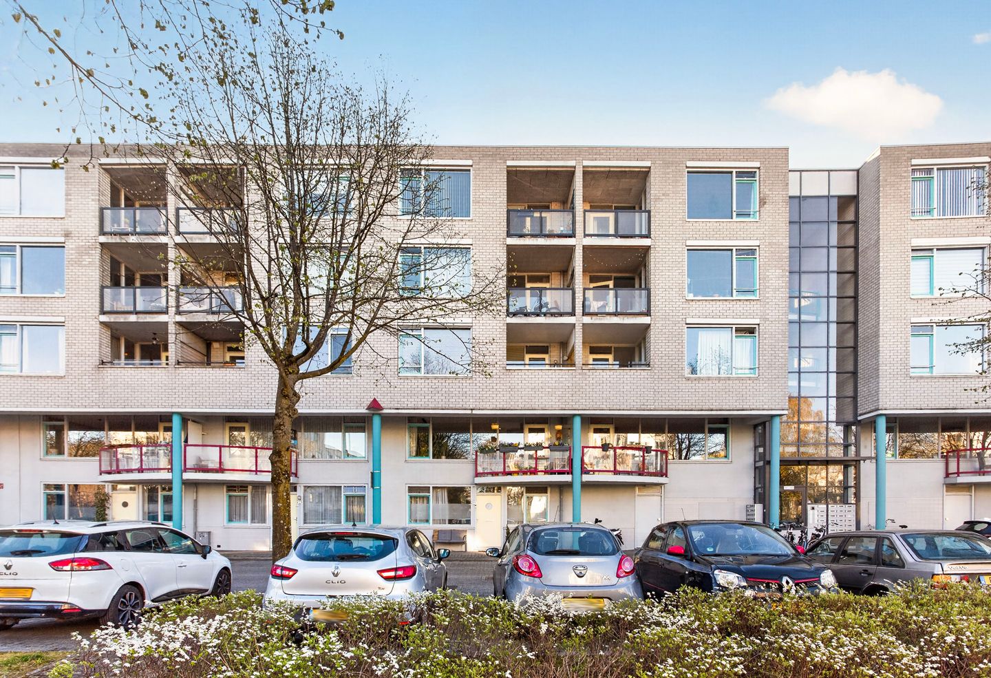 Foto 1 van Aartsbisschop Romerostraat 219