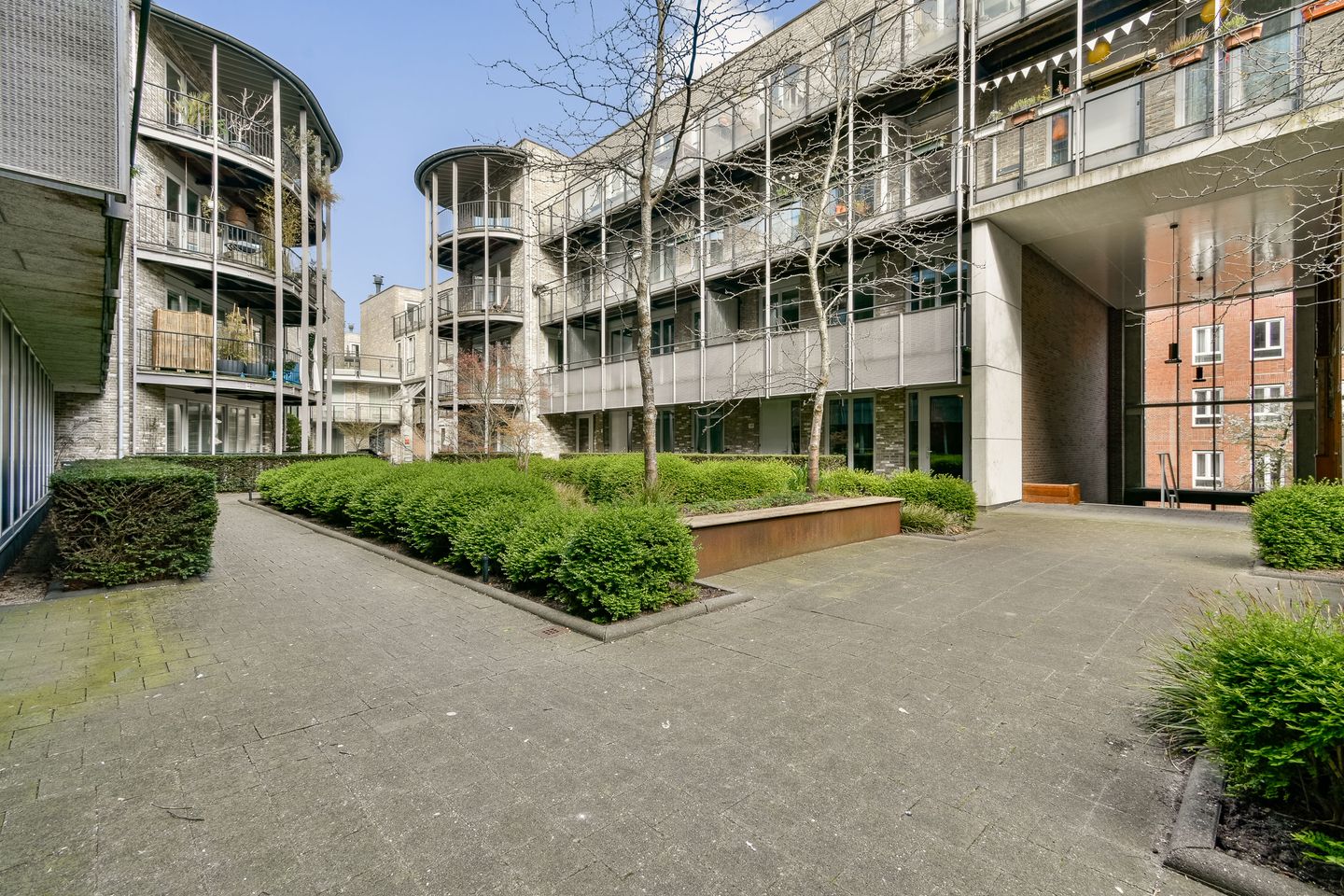 Photo 25 of Javaplein 10-F