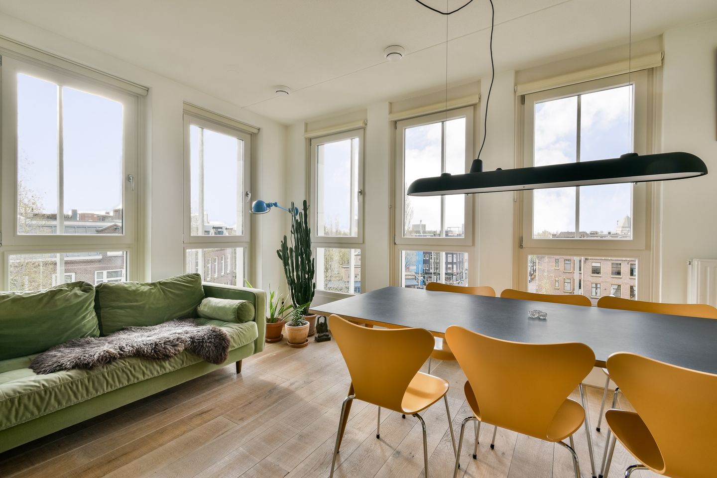 Photo 10 of Javaplein 10-F