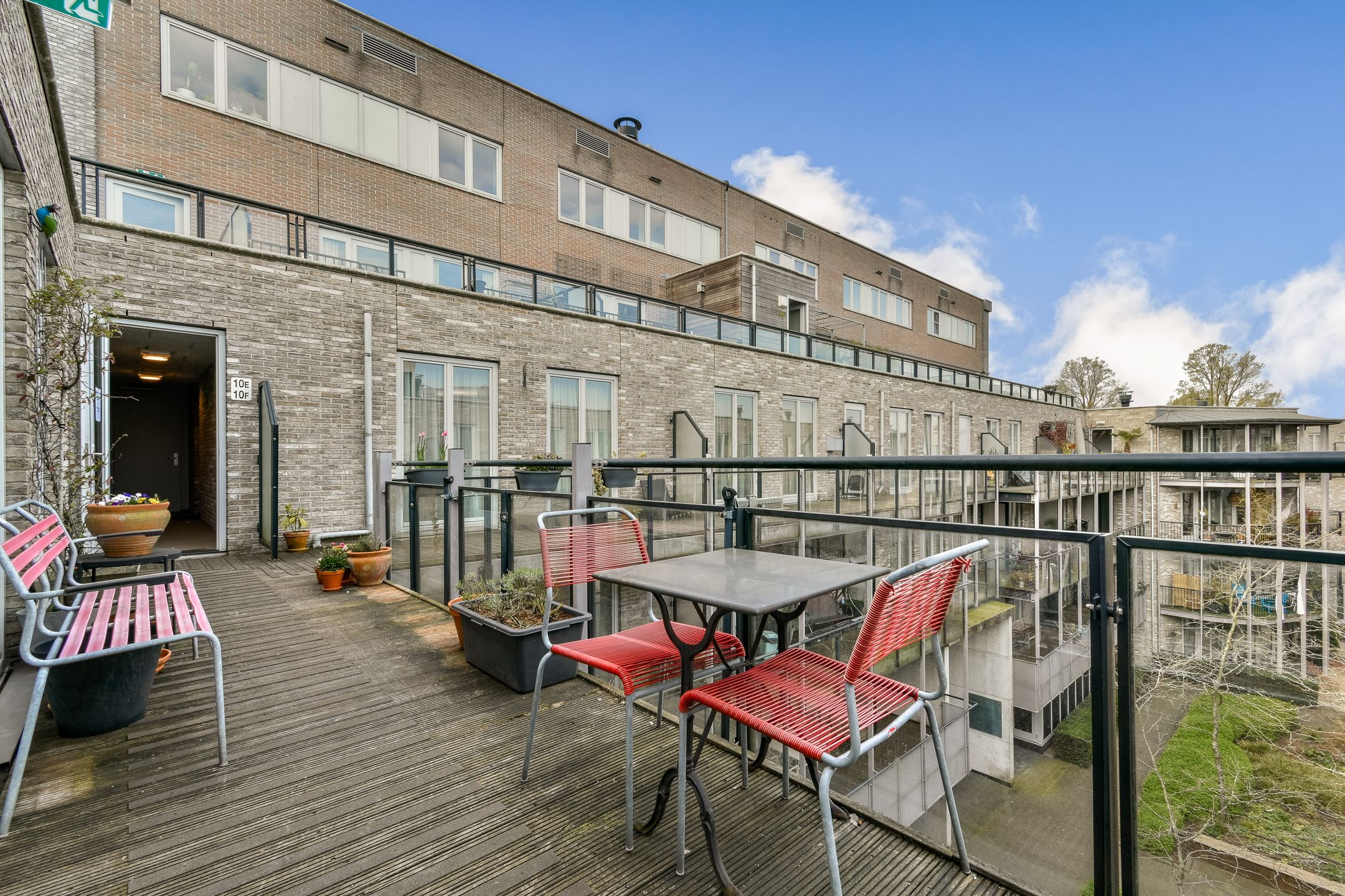 Photo 24 of Javaplein 10-F