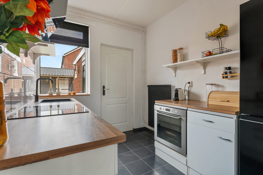 Foto 16 van Nijveenlaan 10