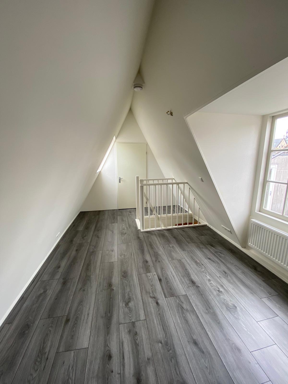 Foto 14 van Warmoesstraat 54-C1