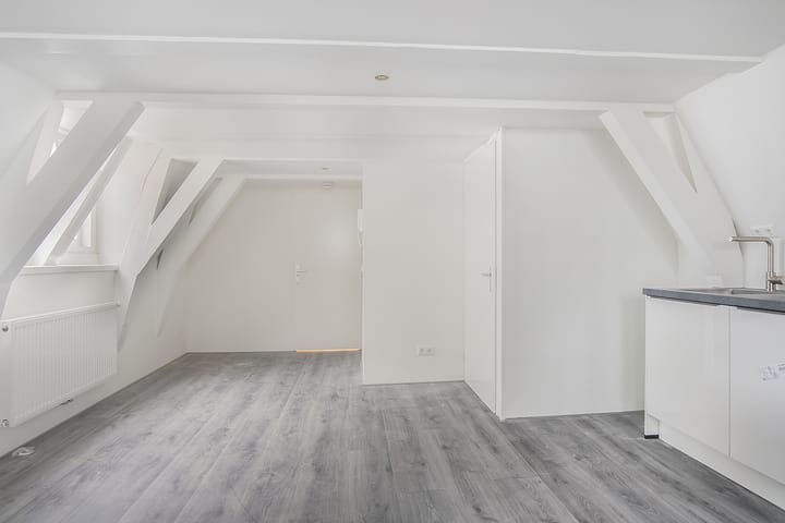 Foto 5 van Warmoesstraat 54-C1