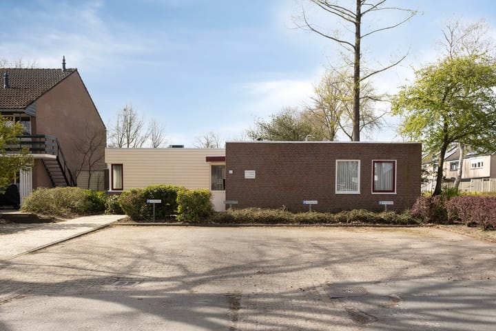 Zuidlaarderbrink 8, Emmen