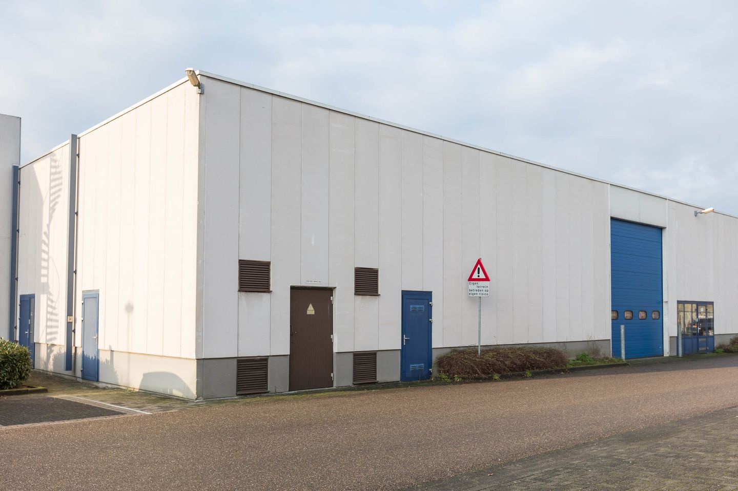 Bekijk foto 1 van Bedrijvenpark Twente 305-307