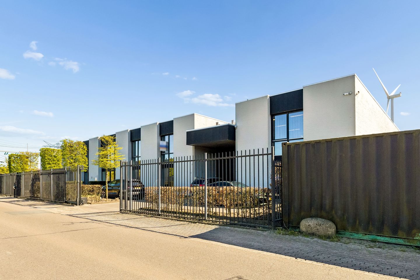 View photo 2 of Graaf van Solmsweg 40