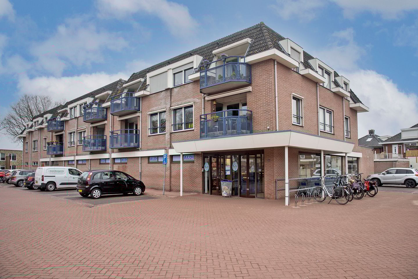 Bekijk foto 1 van Schoolstraat 25