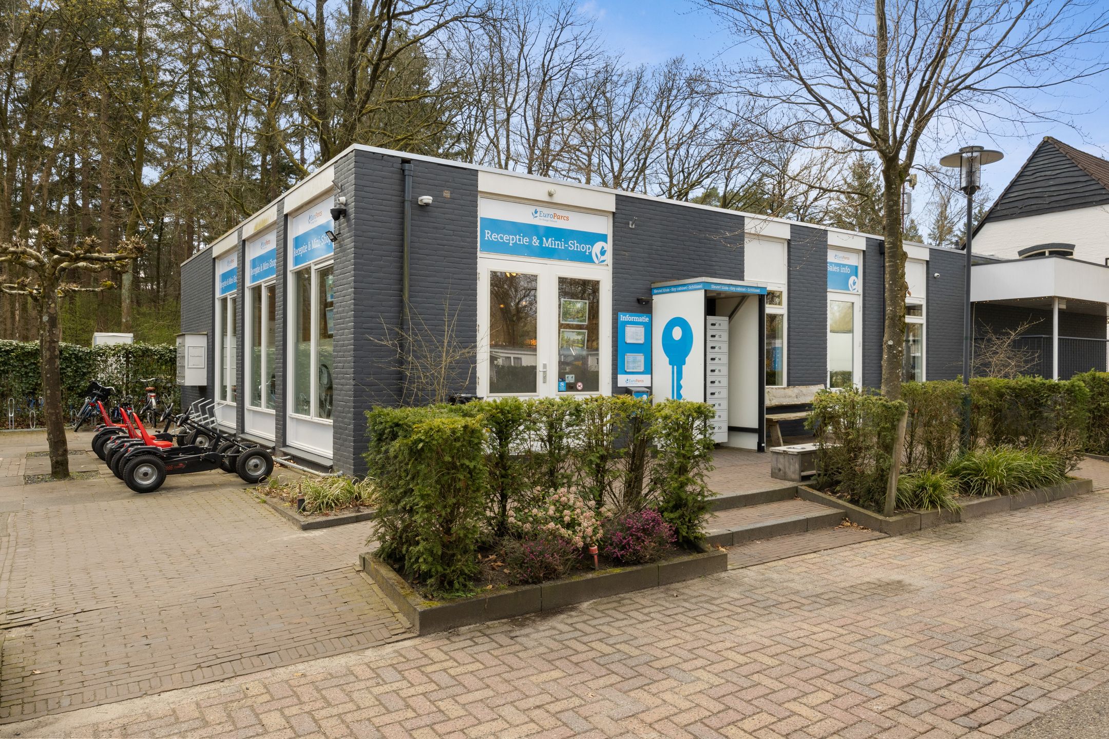 Photo 27 of Koningsweg 14-B21