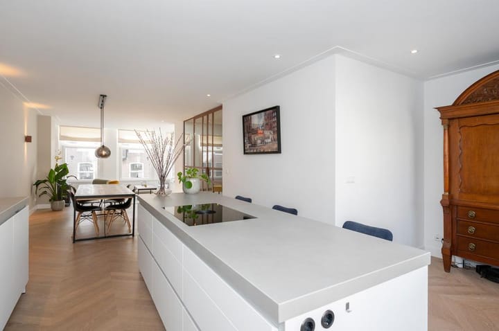 Photo 2 of Saxenburgerstraat 9-2