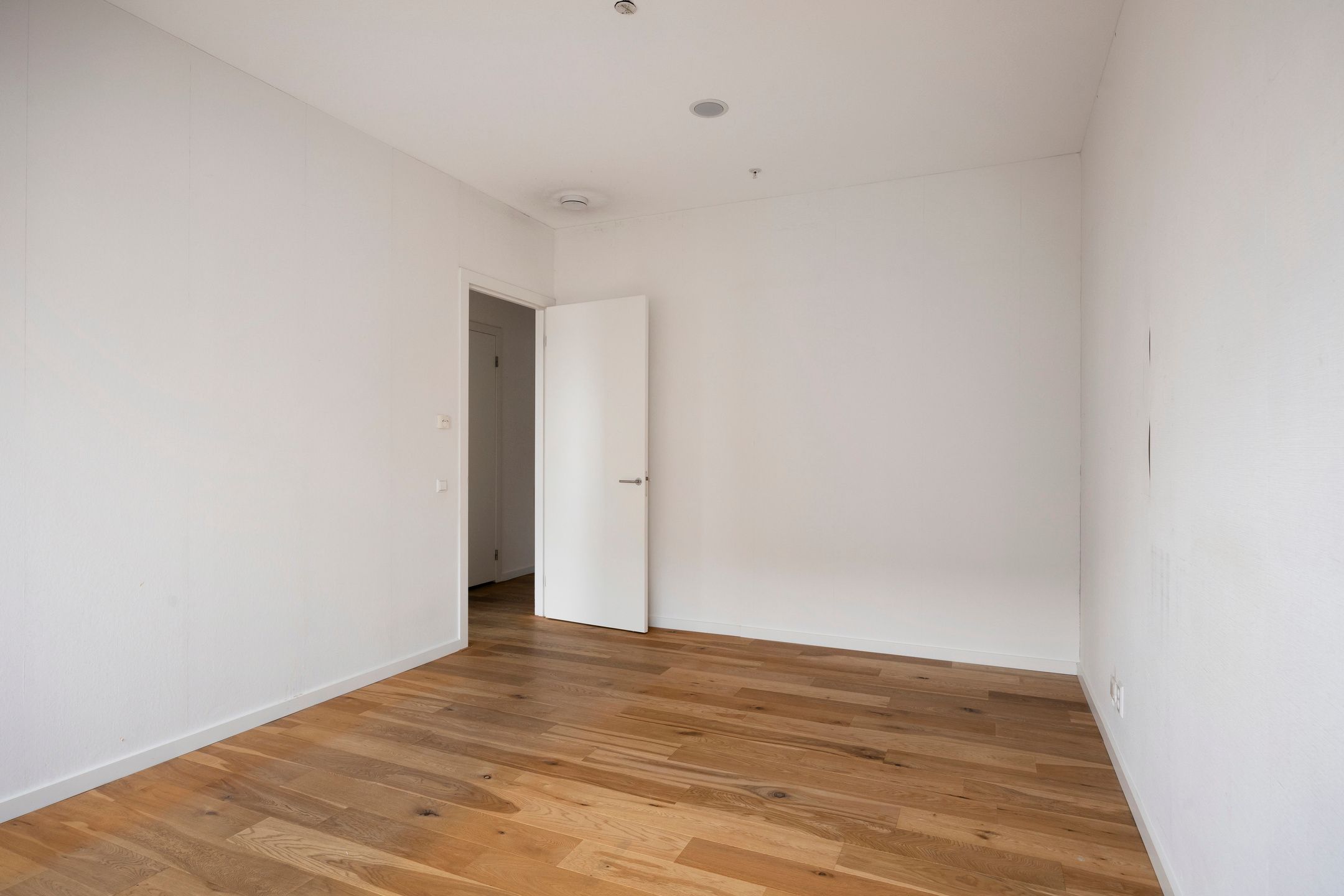 Foto 21 van Van der Hoevenplein 102