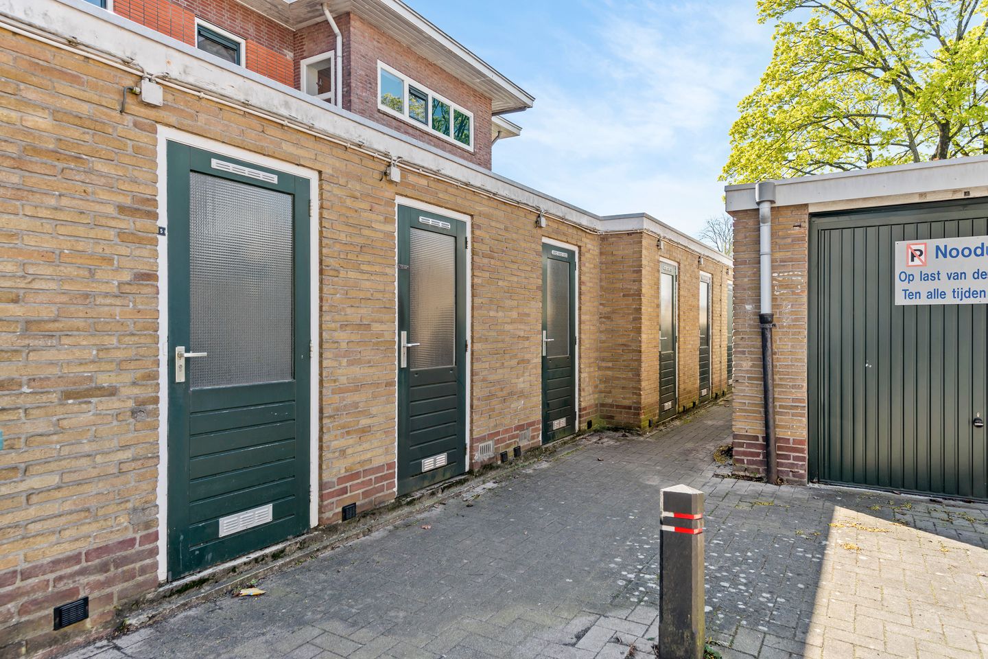 Photo 29 of Hoofdstraat 105