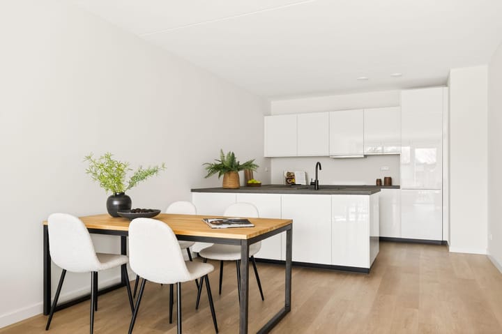 Photo 4 of Leeuwstraat 125