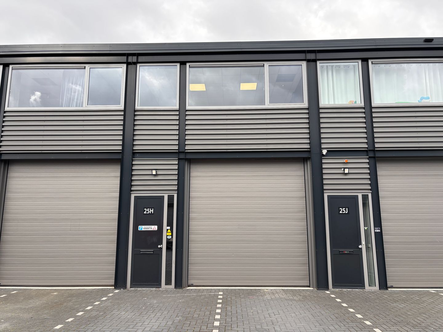 Bekijk foto 1 van Nijverheidsweg 25-H