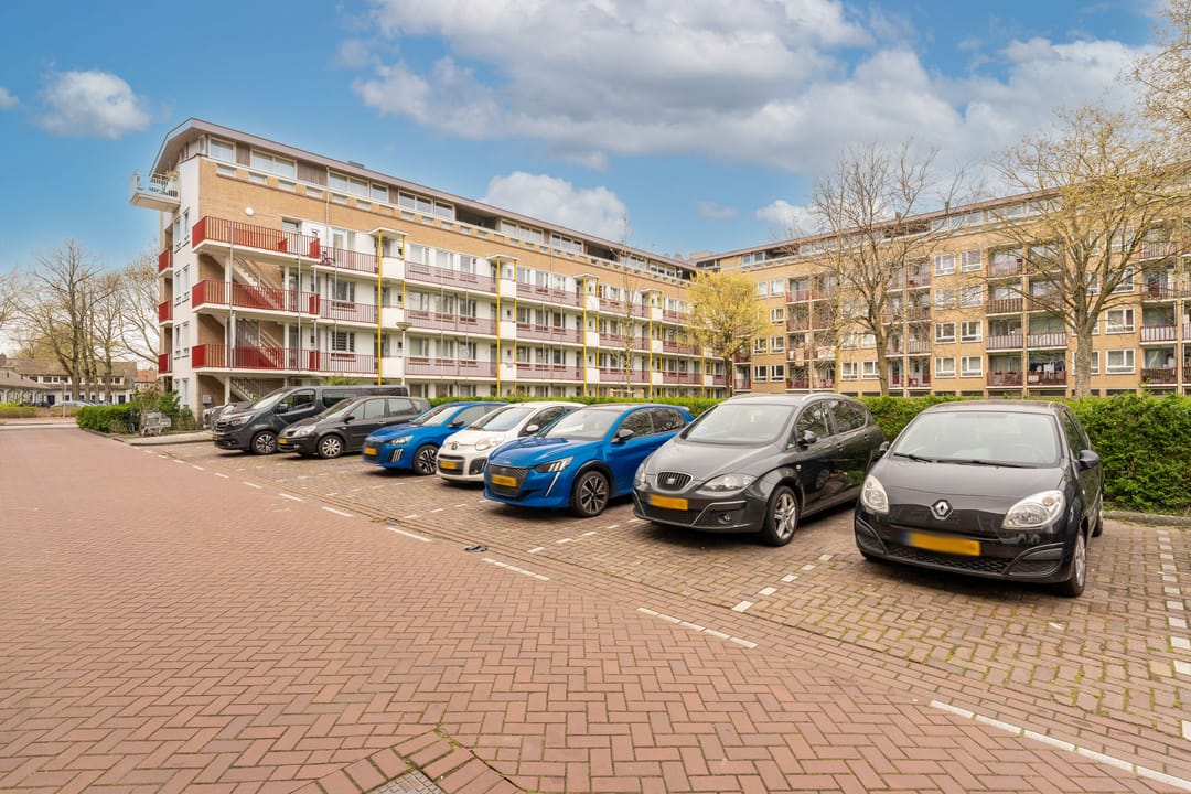 Photo 38 of Aalbersestraat 238