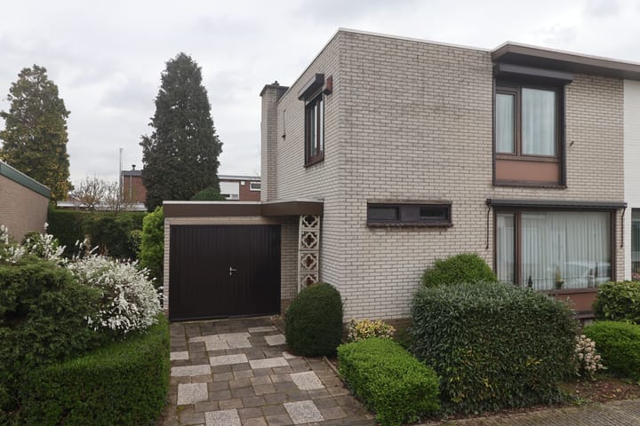 Photo 2 of Pastoor Petrus Stevensstraat 16