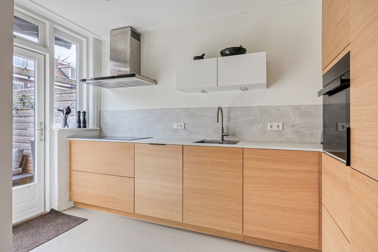 Photo 14 of Van Lennepstraat 24