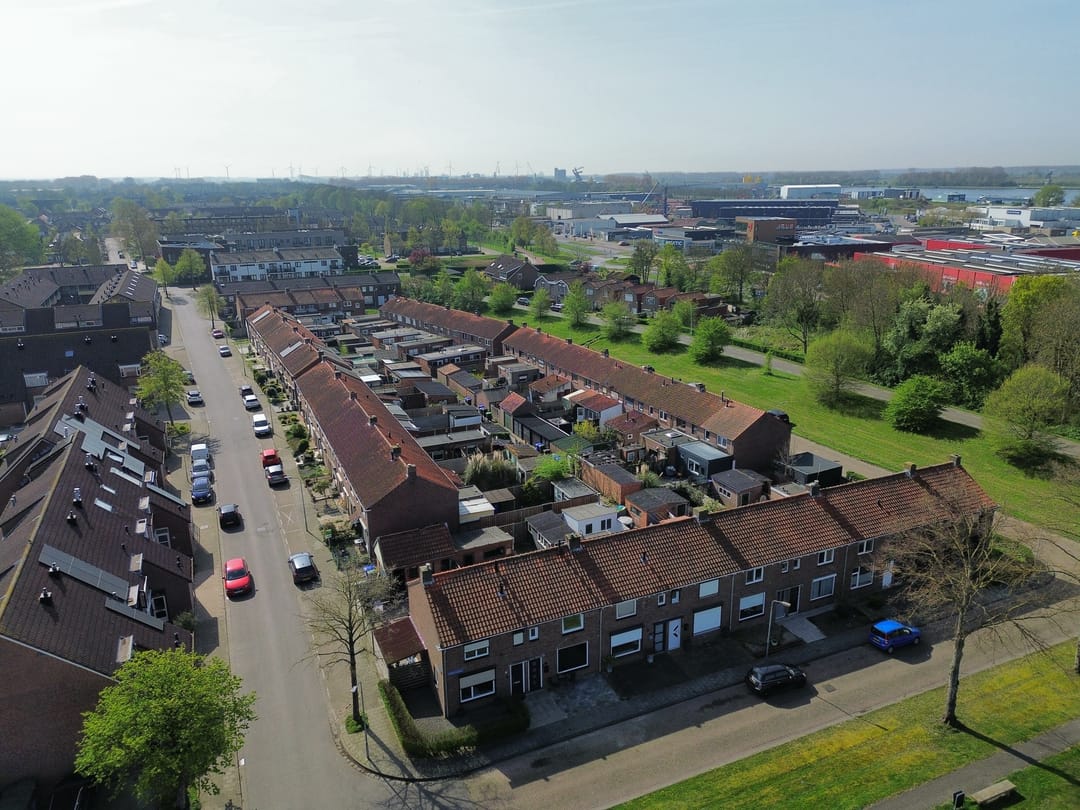 Photo 22 of Meidoornstraat 2