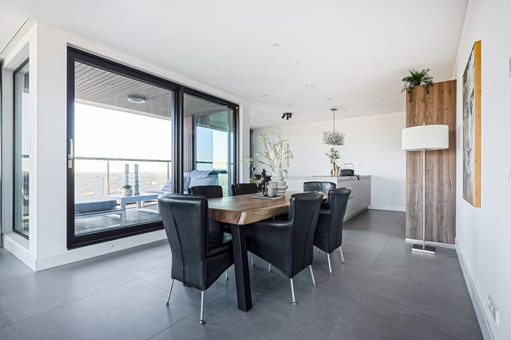 Photo 4 of Vincent van den Heuvellaan 425