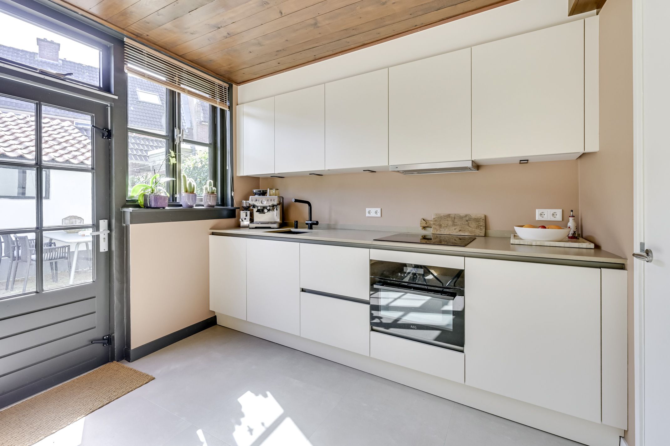 Photo 18 of Wilhelminastraat 39