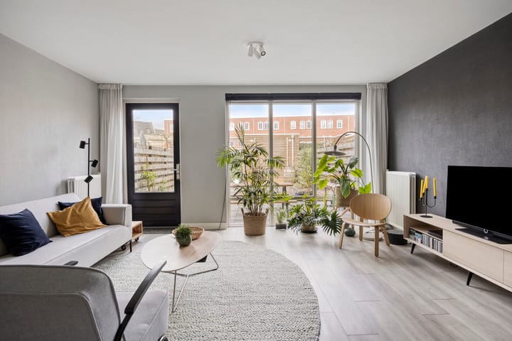 Photo 2 of Mr. W. Doornbosstraat 17