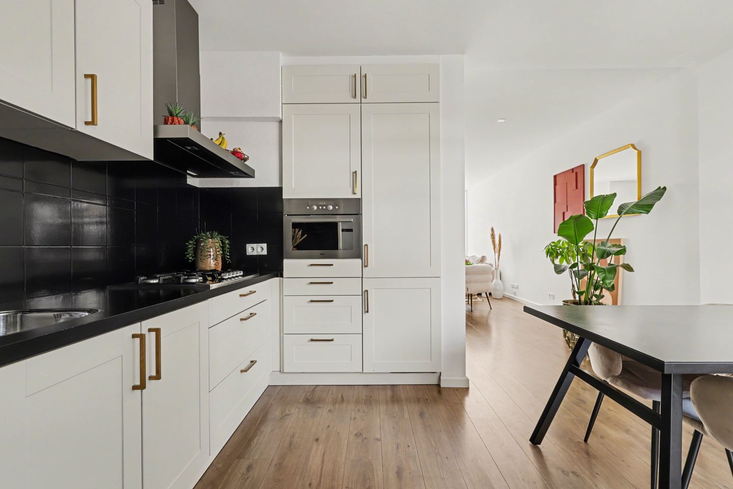 Photo 10 of Mr. de Fremerystraat 14