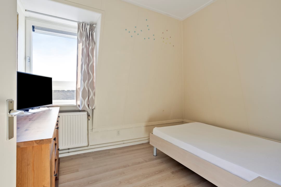 Bright 2-Bedroom Apartment in Quiet Amstelveen Location Near Amsterdamse Bos — 16