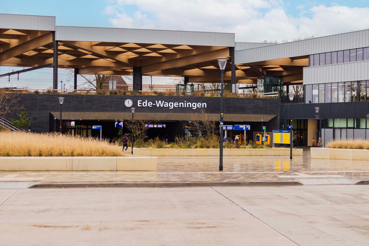 Photo 44 of Stationsweg 176