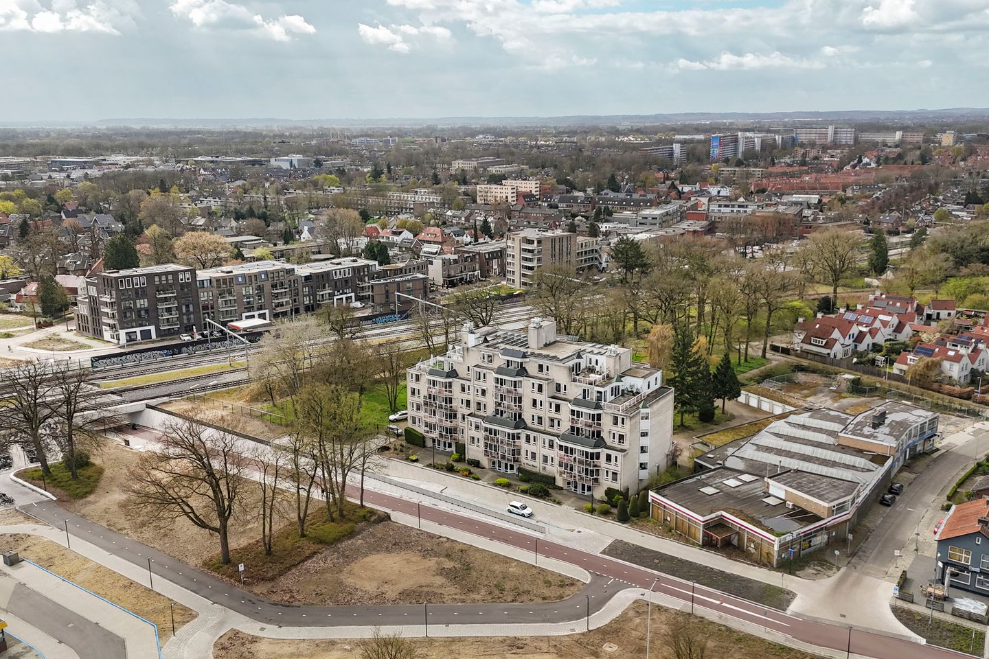 Photo 40 of Stationsweg 176