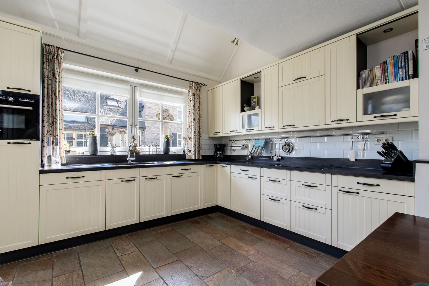 Foto 19 van Uithof 13