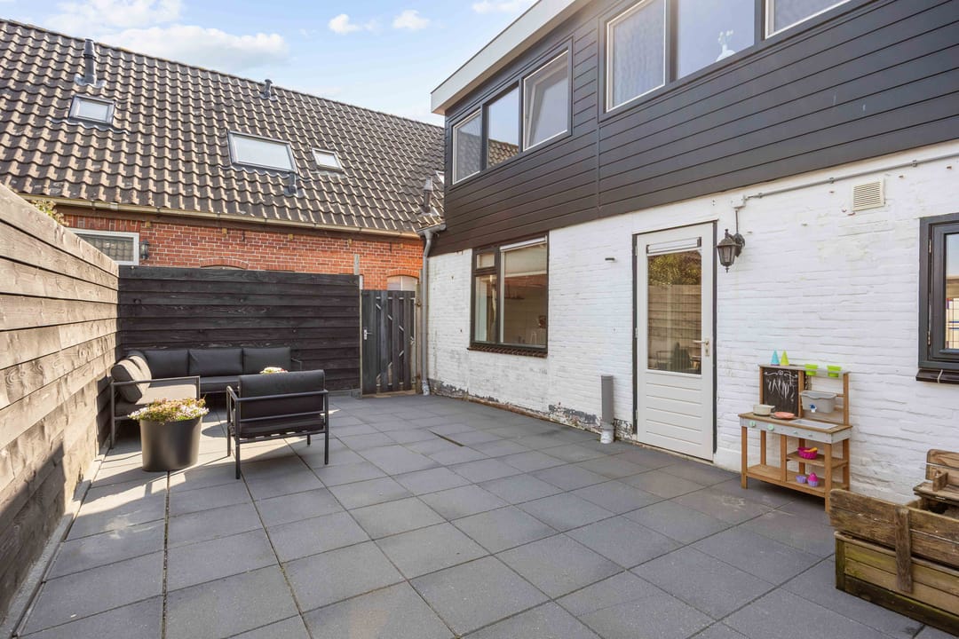 Photo 32 of Hoofdstraat 57