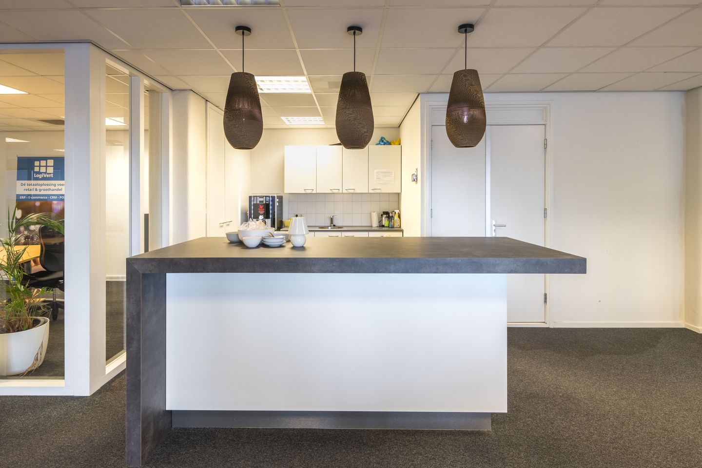 Bekijk foto 2 van Stadhuisplein 343