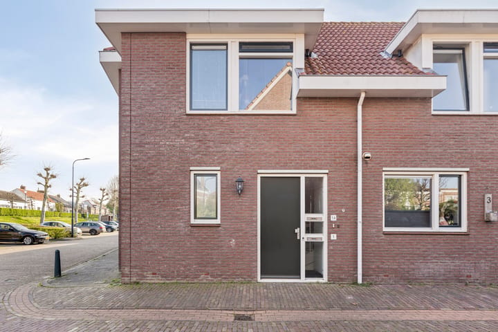 Photo 5 of Middenstraat 1-A