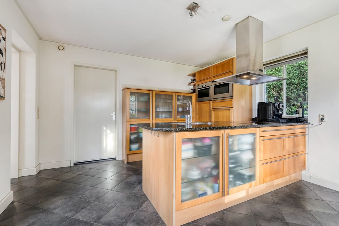 Foto 31 van Henry Moorestraat 76