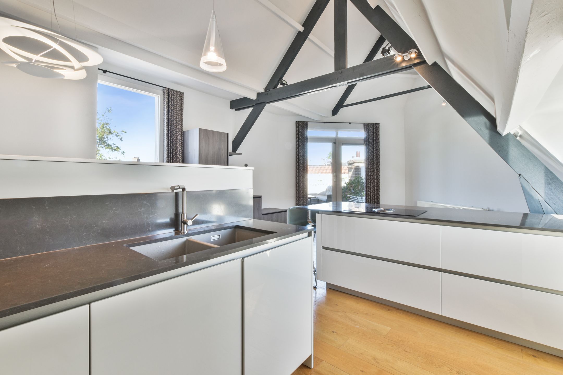 Photo 3 of Kromme Leimuidenstraat 24-2