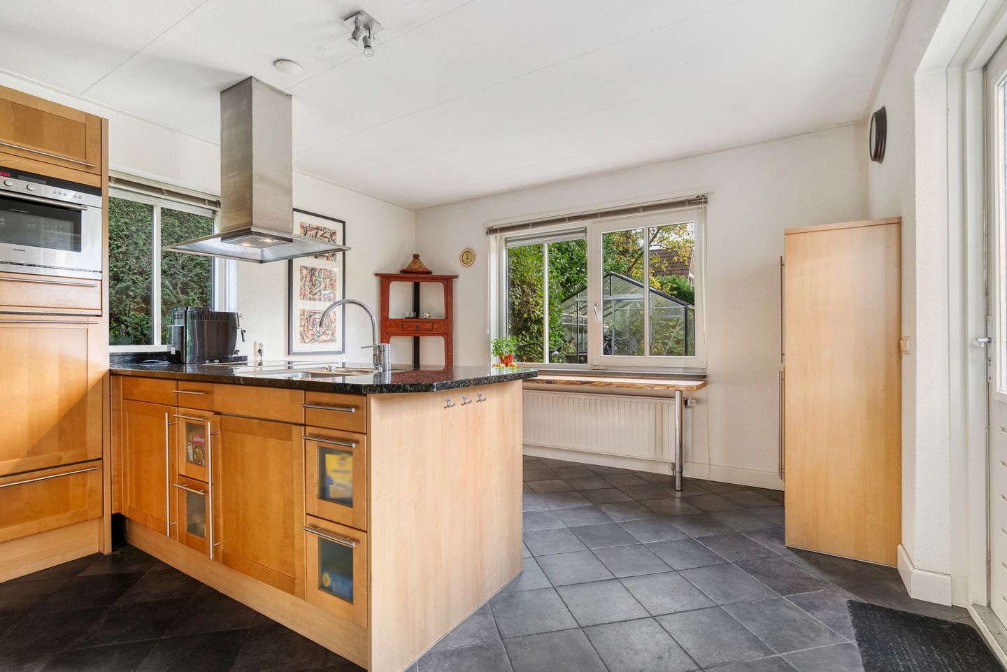 Foto 29 van Henry Moorestraat 76