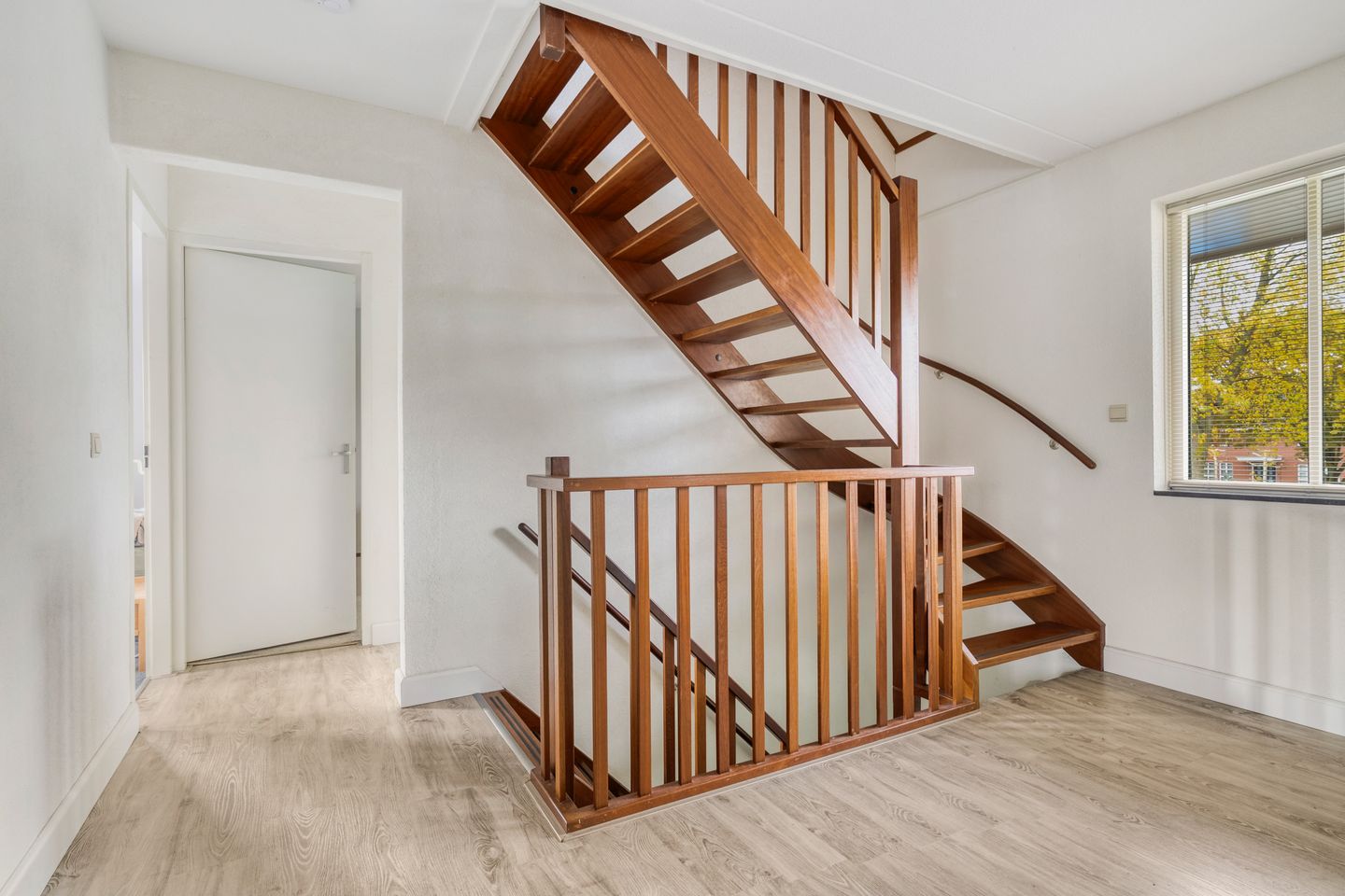 Foto 35 van Henry Moorestraat 76