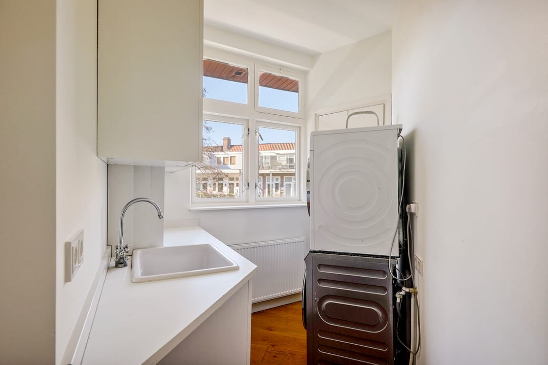 Photo 26 of Kromme Leimuidenstraat 24-2