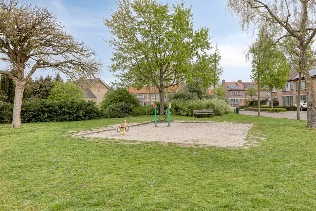 Photo 28 of Begoniastraat 9