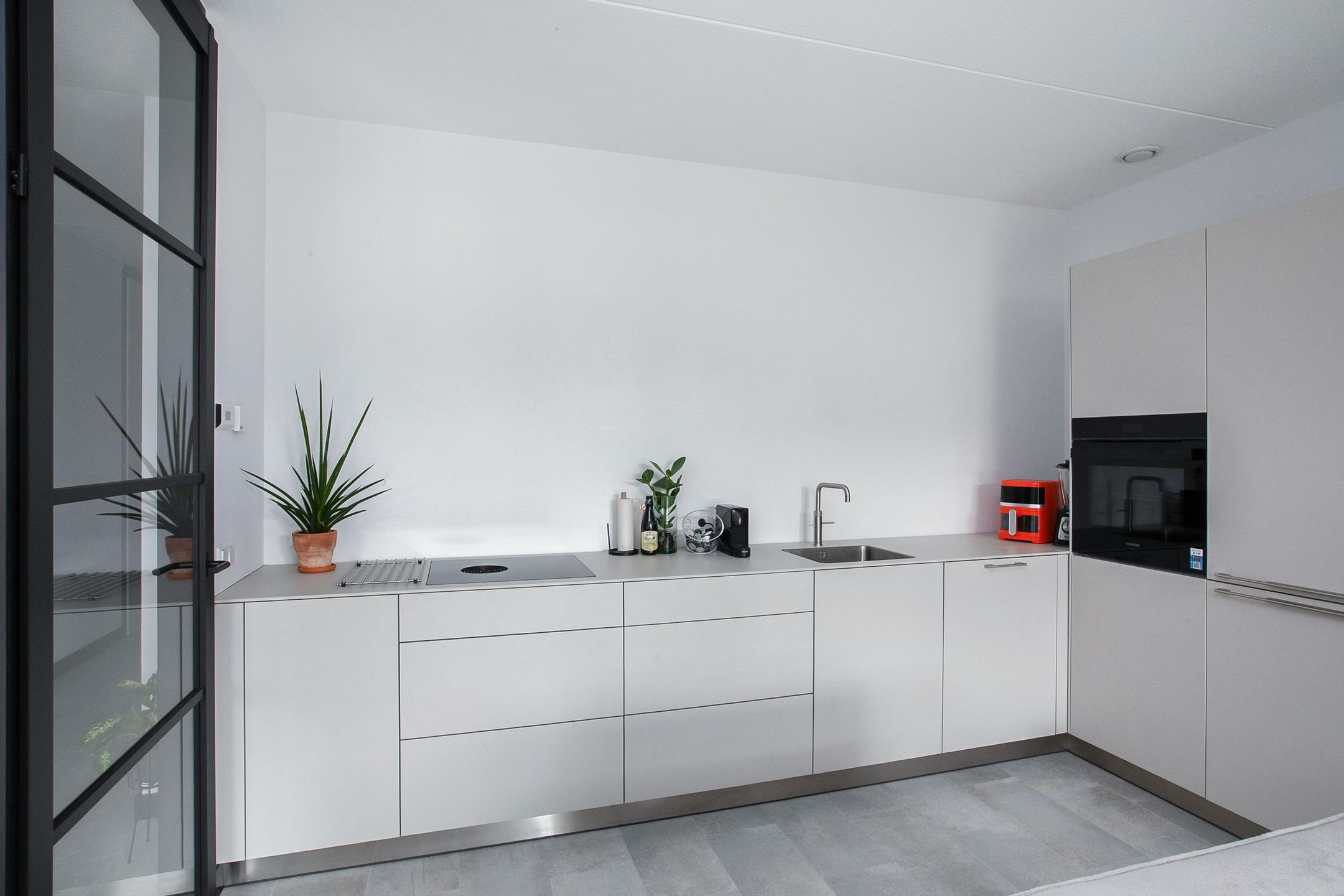 Foto 12 van Mies van der Rohestraat 19