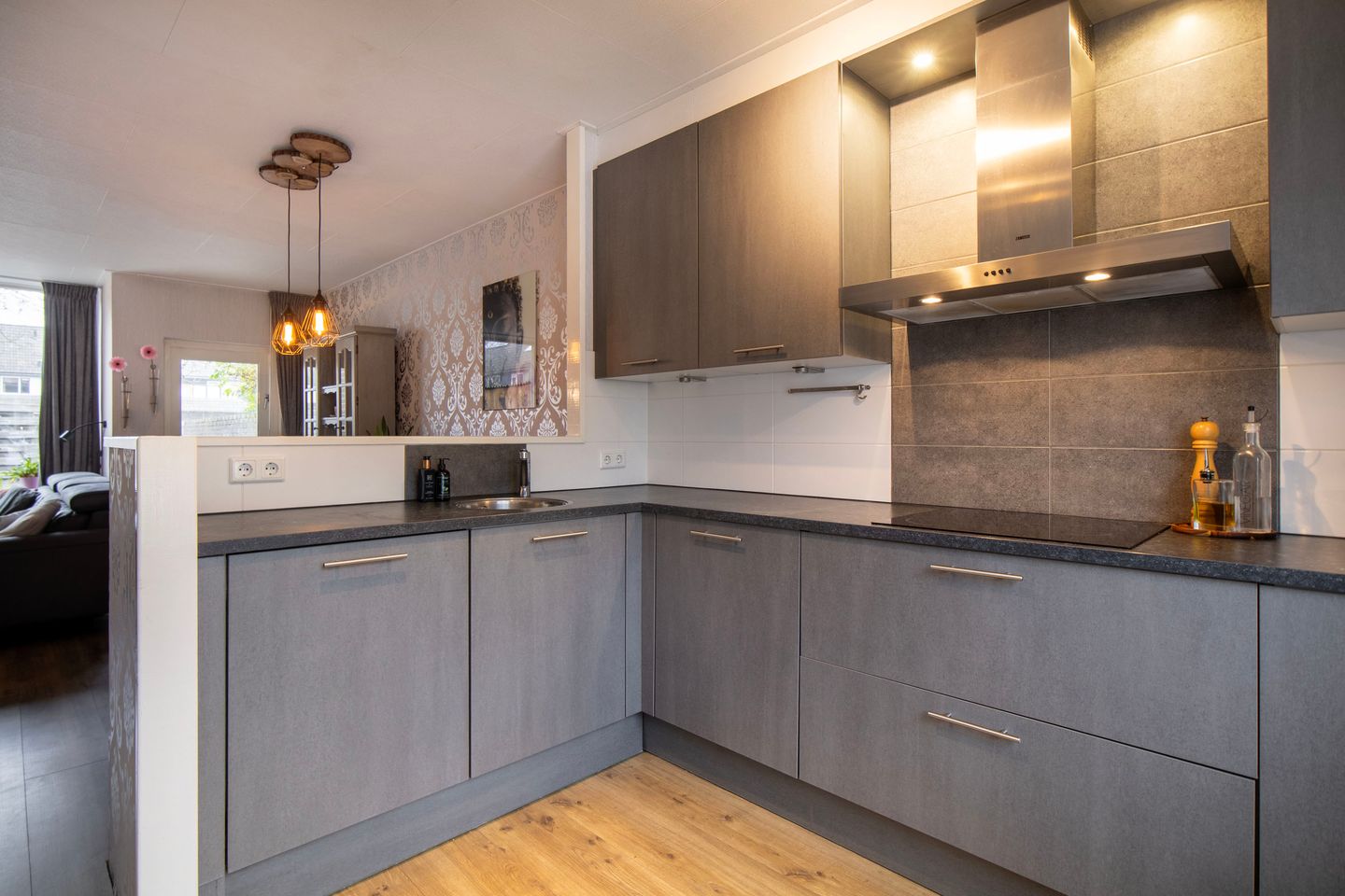 Foto 10 van Hoedekenskerkestraat 50